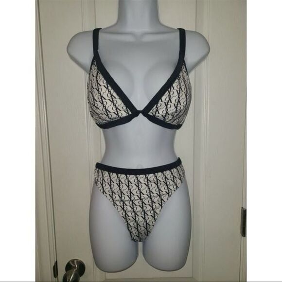 Calvin Klein Elegant Black and White Women's bikini Set - Picture 1 of 5